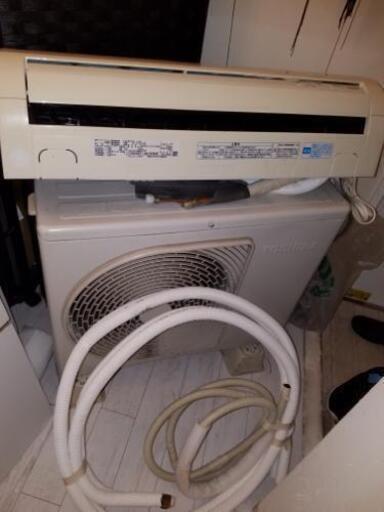 東芝　エアコン　RAS-221UD　 2010年製品