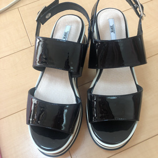 今期購入！R&E新品未使用サンダル