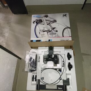 固定ローラー（TACX SIRIUS Soft Gel（タックス　シリウス　ソフトゲル））＋　専用前輪用の台の画像