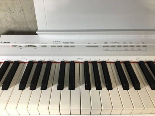 ●販売終了●YAMAHA　デジタルピアノ　P-105　2012年　中古品　椅子有　取説有　ホワイト