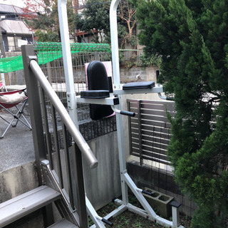 ボディメーカー　チンニングスタンド