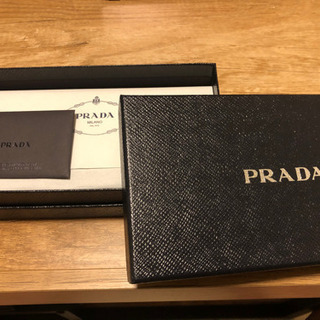 プラダ　長財布　の画像