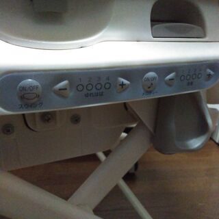 電動スウィングベビーラックの画像