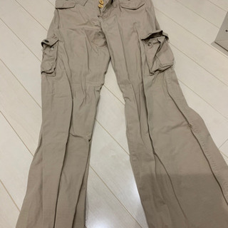 カーゴパンツ