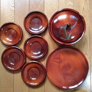 新品　木製漆器　菓子入れ　お盆　茶托５つ　未使用