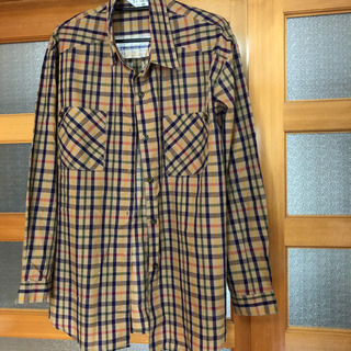 肩パット付きチェック柄シャツ