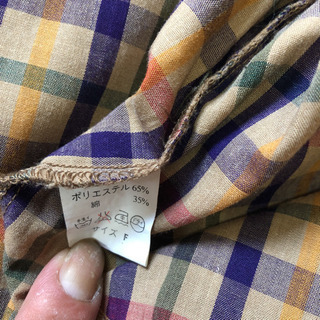 肩パット付きチェック柄シャツの画像