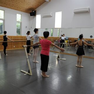 大人バレエストレッチ　大人モダンバレエ初中級の画像