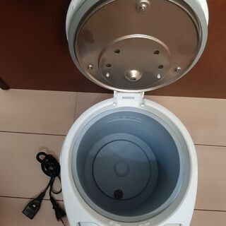 電気ポットの画像