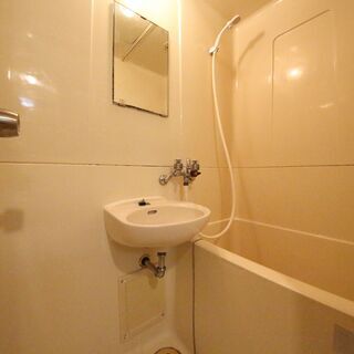 天下茶屋　格安マンスリー物件。家具家電付き。2DK/2K − 大阪府
