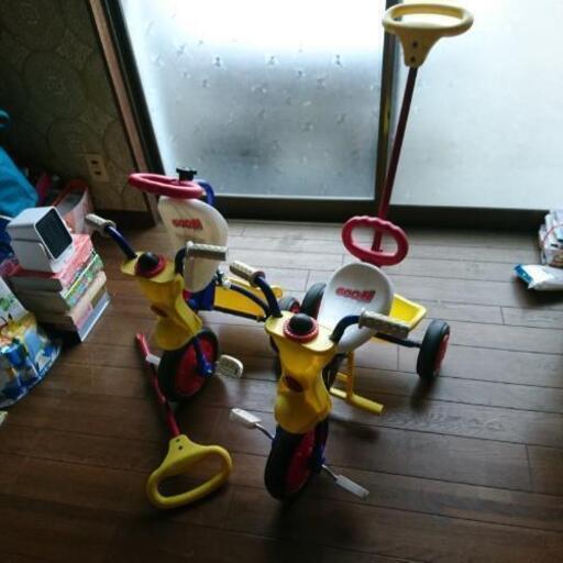 ●お値下げしました！●折りたたみもできる三輪車 手押し棒付き(取り外し式)