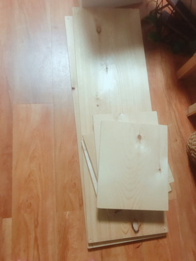 木材、カゴ、棚、つっぱりなど