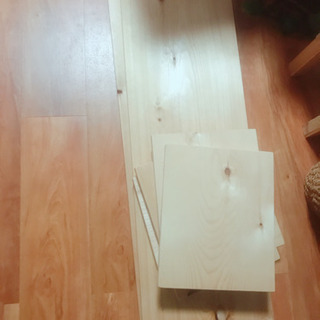 木材、カゴ、棚、つっぱりなど