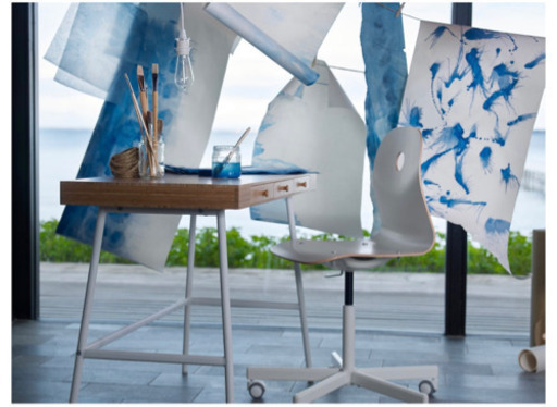 (決まりました)★IKEA★のリルオーセンデスク+椅子と下の円型ラグセットになります。