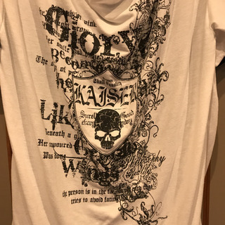 髑髏のシャツの画像