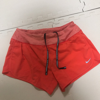 ナイキのショートパンツ