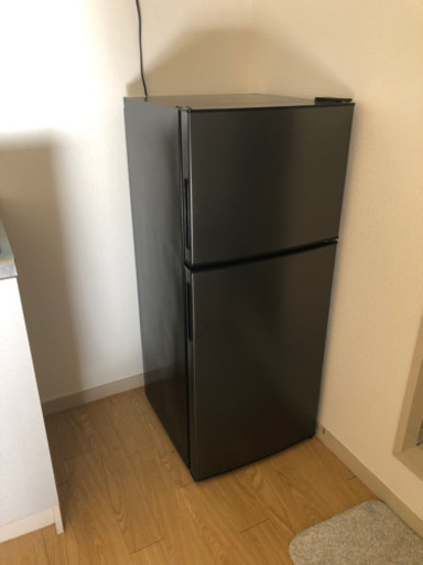 冷蔵庫☆引越しの為出品！購入して1年経っていません！