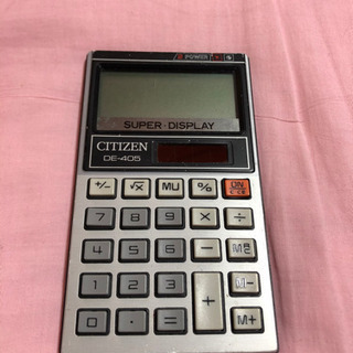 小型のソーラー電卓