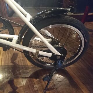 折り畳み自転車の画像