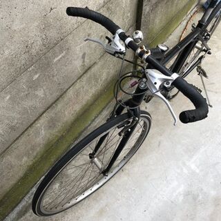クロスバイク 8速 27インチ 黒の画像