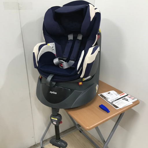 現在取引中！アップリカ  回転式　チャイルドシート　フラディア ラクート