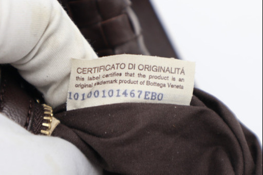 《BOTTEGA VENETA イントレチャート ミニショルダーバッグ》 送料込