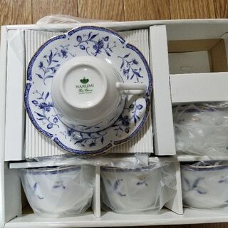 NARUMIのティーカップセットの画像