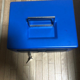 手提げ金庫