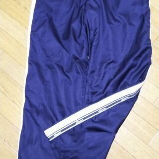 eIIesse 濃紺トレーニングパンツ　新品　M〜Lサイズ　レディースの画像