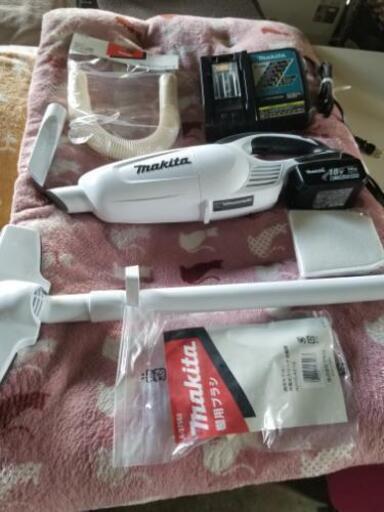 取引中☆マキタ18V充電式掃除機未使用☆