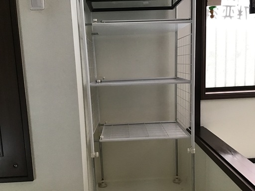 中古品　突っ張り式幅調整可能棚