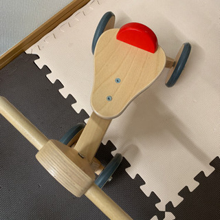 木の三輪車の画像