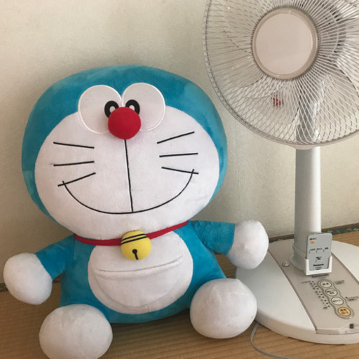 大きなドラえもんぬいぐるみ
