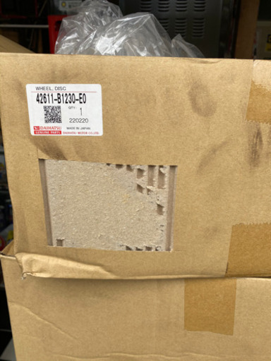 値下げしました　ダイハツ　トールカスタムG純正15インチ