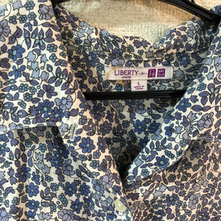 ユニクロ花柄シャツワンピース　Lサイズの画像