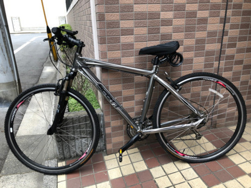 SCOTT 28インチ　27速　500mm クロスバイク (スマホホルダー、鍵、サドルクッション付)