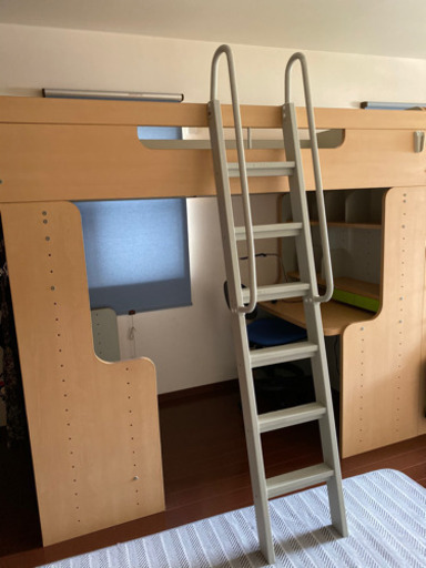 【値下げ】小泉産業　システムベッド椅子付き