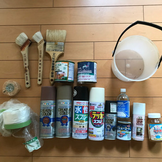 ペンキ、ペンキ薄め液、ハケ、ハケ洗い液などの画像