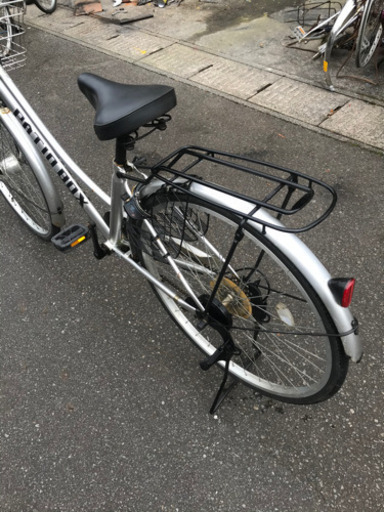 お取り引き感謝【快適】２６インチ・シティーサイクル・オートライト・６段ギヤ・中古