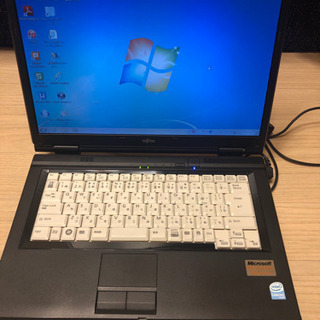 FUJITSU ノートパソコンの画像