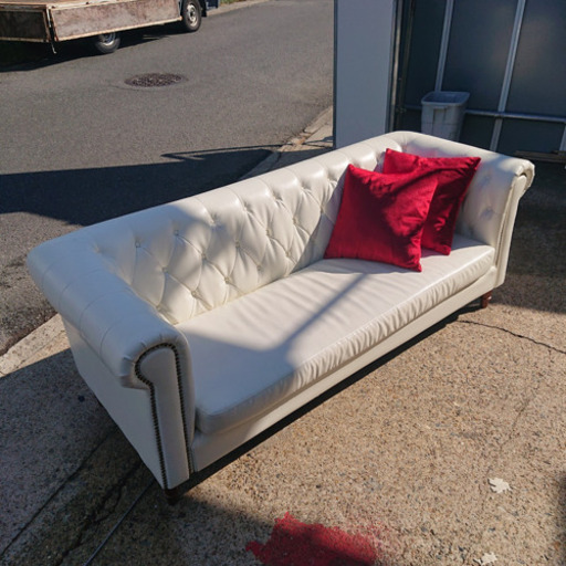 ソファ　3人掛け　ホワイト　クッション付き