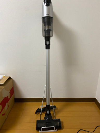 掃除機　Haier   スタンド・充電器付き