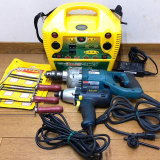 【お引き取り先が決まりました】電動工具2本とバッテリー、糸ノコギ...