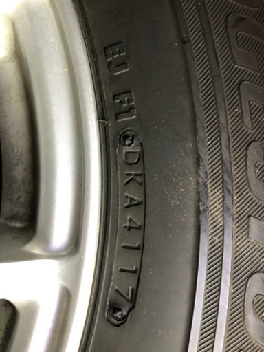 215/60r16 ブリザック VRX 2017年製　アルミ付　スタッドレス