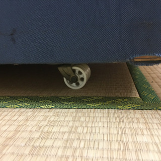 布団とベットの一式の画像