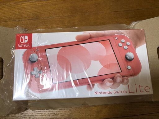 ニンテンドー　スイッチ　ライト 本体　コーラル　未開封・新品