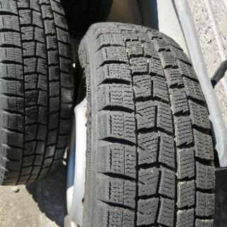 スタッドレスタイヤの画像