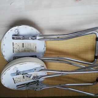 折りたたみイス　差し上げますの画像