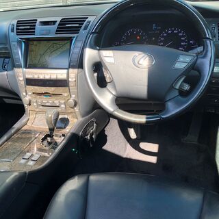 LS460★バージョンC入庫♪の画像