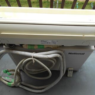 家庭用ルームエアコン　室外機　リモコン　配管、電気コードあり　C...
